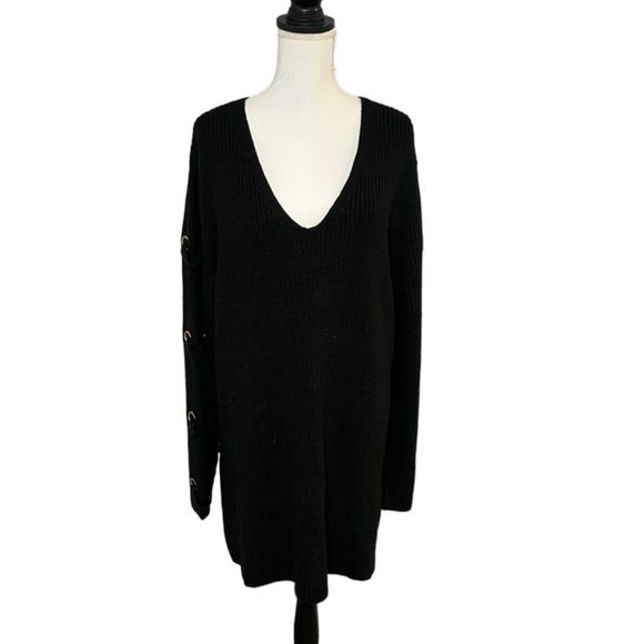 City Chic Dresses & Skirts - City Chic - Macy’s - size XL/22 NWT sweater dress with threaded sleeves